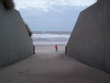 Sea defence barrier